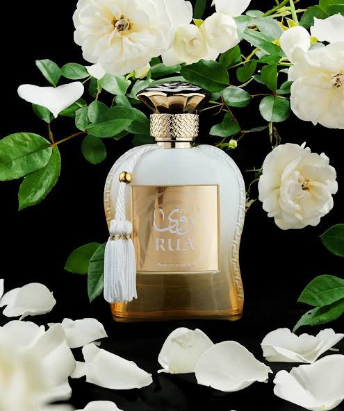 RUA by PARIS CORNER